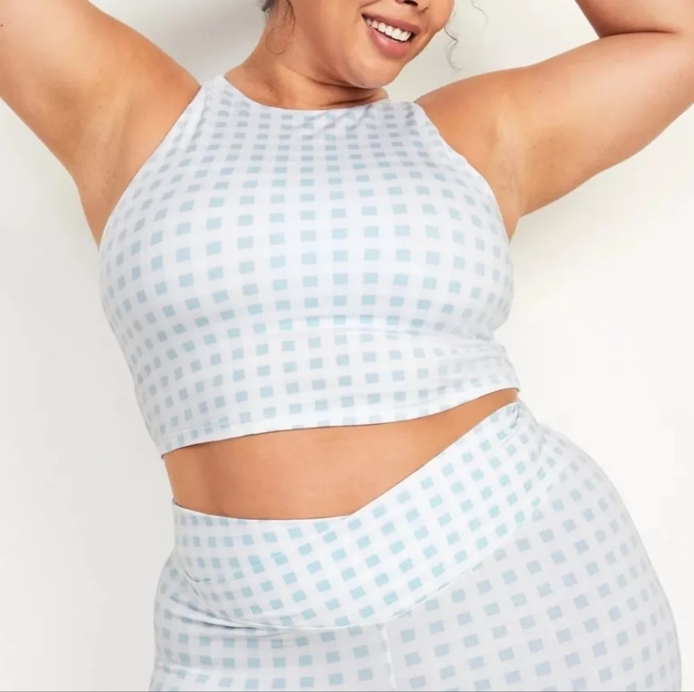 NWOT Old Navy Light Support PowerChill Longline Sports Bra Tank
